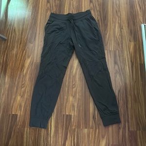 Lululemon joggers size 8